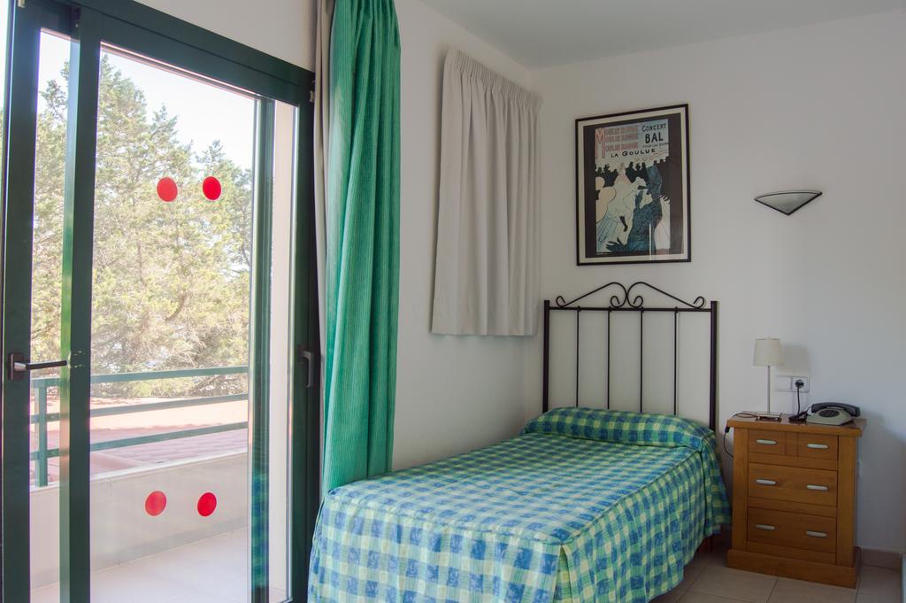 Hostal Rosales Es Pujols Phòng bức ảnh