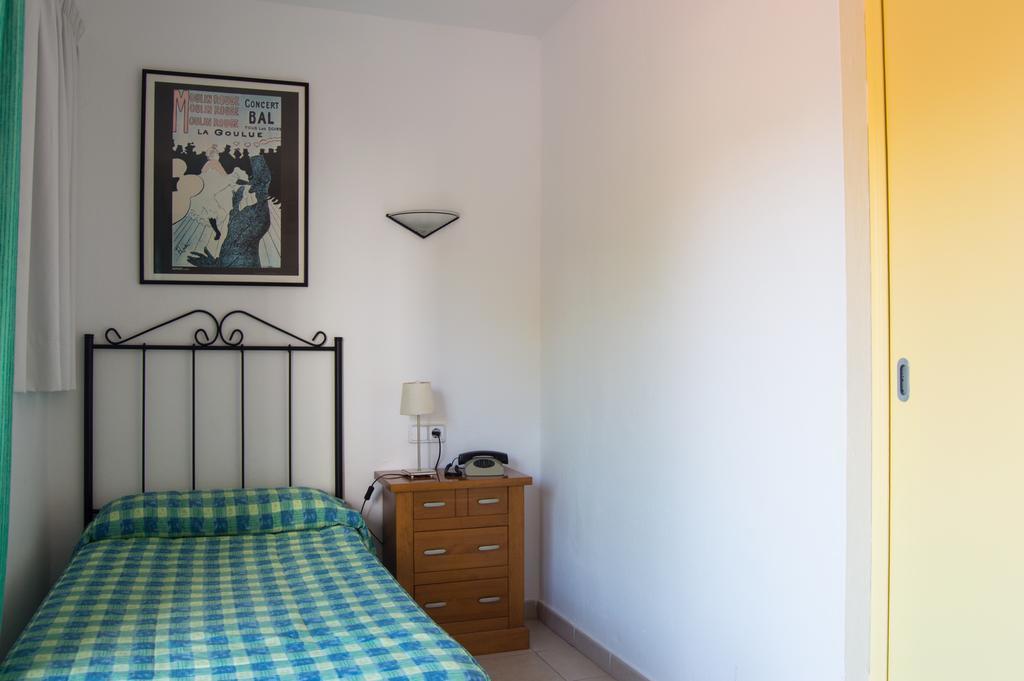 Hostal Rosales Es Pujols Phòng bức ảnh