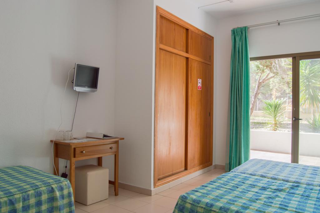 Hostal Rosales Es Pujols Phòng bức ảnh