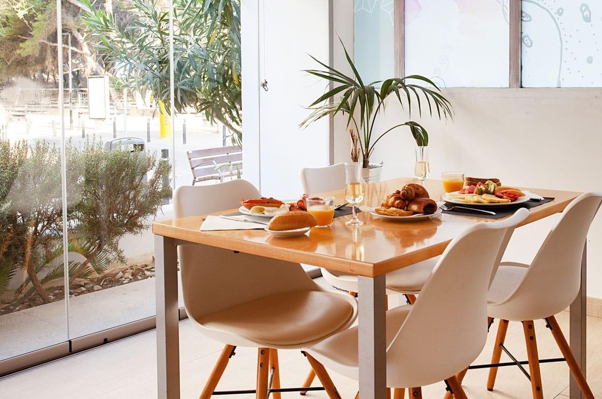 Hostal Rosales Es Pujols Ngoại thất bức ảnh