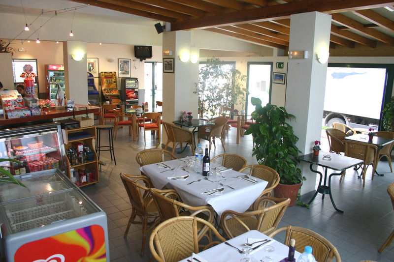 Hostal Rosales Es Pujols Ngoại thất bức ảnh