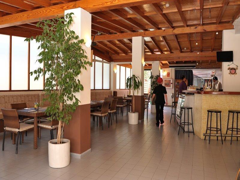Hostal Rosales Es Pujols Ngoại thất bức ảnh