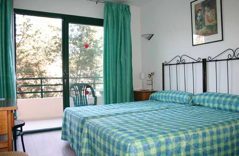 Hostal Rosales Es Pujols Ngoại thất bức ảnh